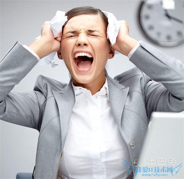 电脑死机鼠标不能动