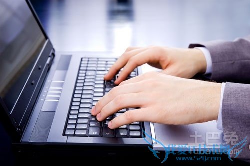 电脑开机花屏 电脑开机花屏