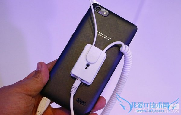 荣耀4c黑色版背面外观