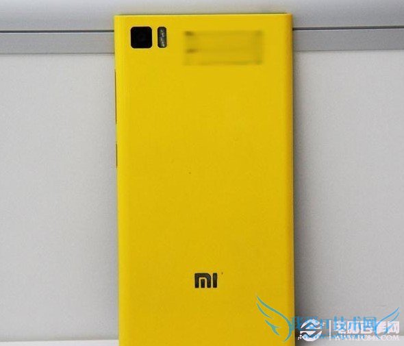 小米3背面外观