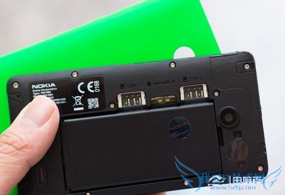 诺基亚X续航表现不俗,并支持双卡双待