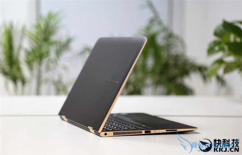 мƷαSpectre x360