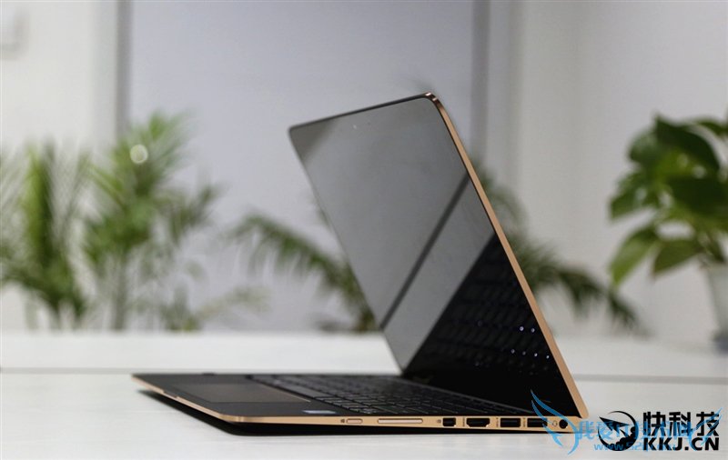 мƷαSpectre x360