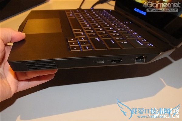 Alienware 13OLEDĻ