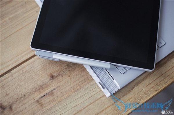 ռʼǱSurface Bookͼ