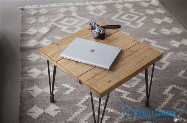 ռʼǱSurface Bookͼ