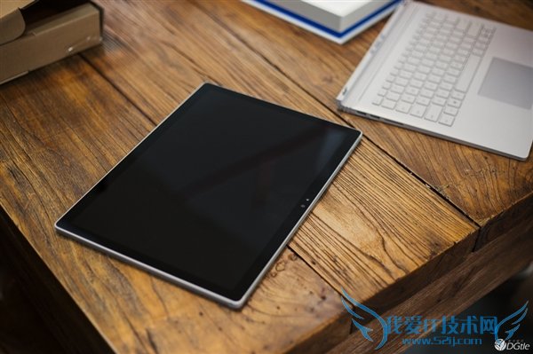 ռʼǱSurface Bookͼ