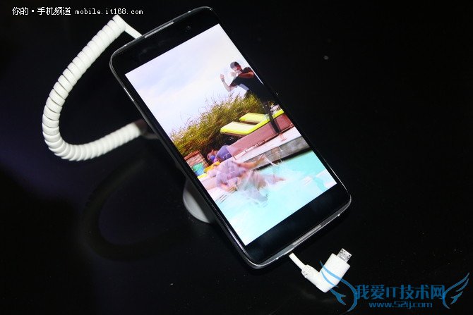 3D+VRʵTCL idol4ϵз