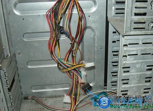 如何解决WinXP开机黑屏只剩光标跳动的问题