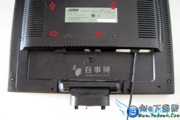 如何判断显示器是否支持壁挂