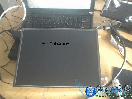 拆下来的笔记本液晶屏