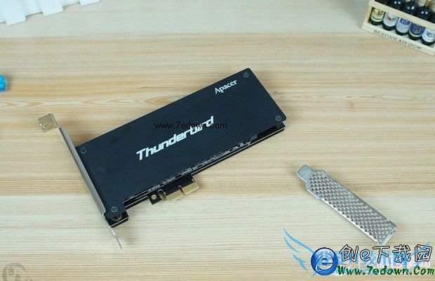 PCI-E接口固态硬盘