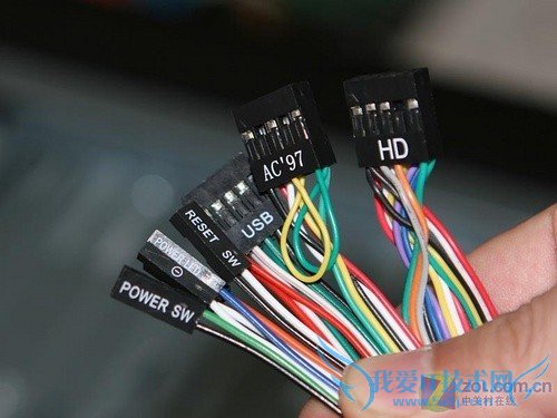 自主DIY不发愁 机箱接口连接主板技巧