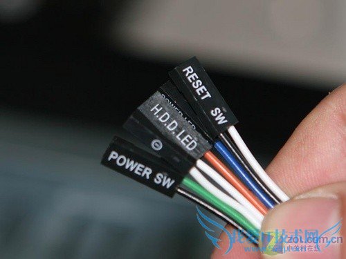 自主DIY不发愁 机箱接口连接主板技巧