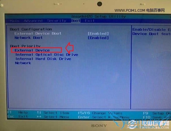 按F5键设置Extermal Device项目为第一启动项