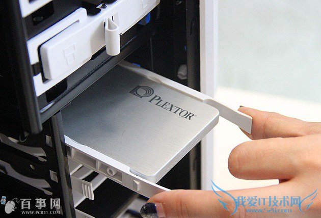 硬盘安装到机箱图解