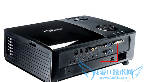 怎么让两台投影仪同时播放一个画面