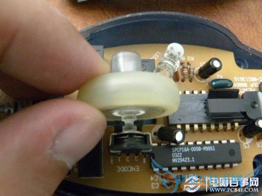 鼠标不动了怎么办 三联