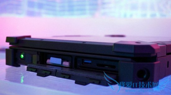 Latitude 12 Rugged Extreme