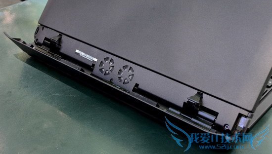 ThinkPad Helix变形平板评测:性能强大做工欠精细