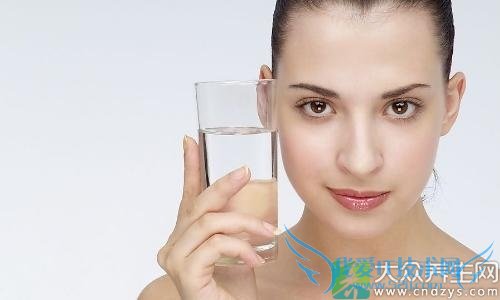 ʲôƤã̵Գ÷ɫʳ(2)