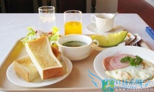 ���򲡻��ߵĸ�����7��ʳ������ܿ��ǣ�(1)