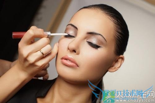 Ů��4����λ�ϵ����(4)