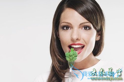 ��������Ů�Զ����Գ��ڼ��׷��� 