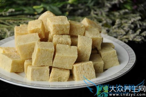 ��Ѫѹ�ܳԶ�������  