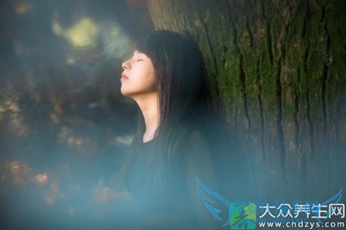 ҹ�������Ů�Ի����ٰ����գ�  (2)