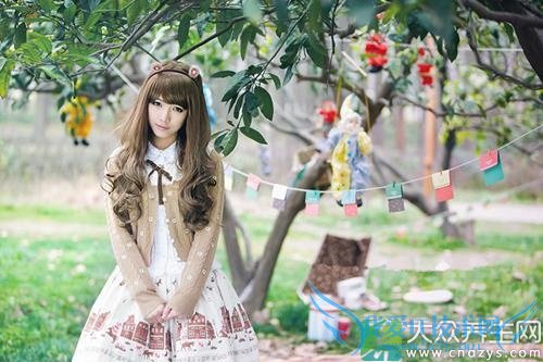 ҹ�������Ů�Ի����ٰ����գ�  (1)