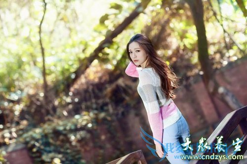 Ů�Լ�����ǻ�����ƵľŴ�����(8)