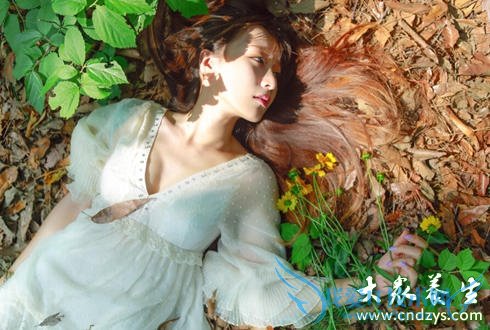 ���裡Ů�Ծ���������Ѫ��(1)