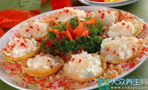 �����ܳ�ѩ����