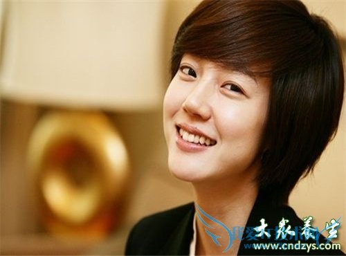 6��칫�Ҷ�ϰ��Ů�˶���(5)