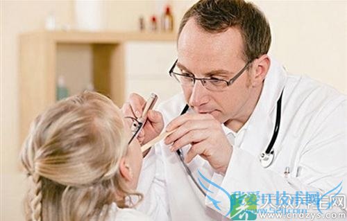 �ʺ��а�ɫ��������ô����