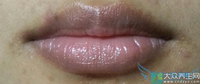      Ů����һ���ٵ���ɫ�ܿ�����(1)