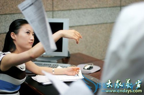 �¾�������һ���Ǹ��Ʋ�(1)