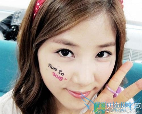 ���۵�Ů�˺ܶ࣬���ĵ�Ů��ȴ����(1)