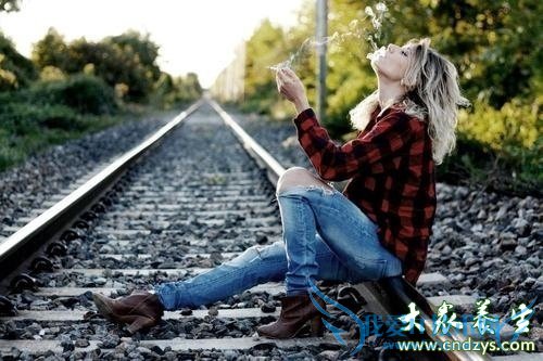 Ů����������