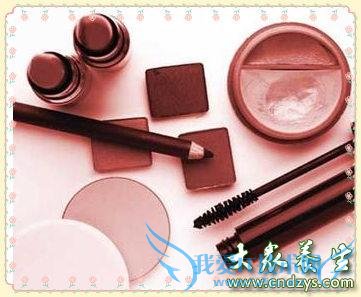 �и����õĻ�ױƷ������ĳЩ��ױƷ�а������к���ѧ�ɷ�(2)