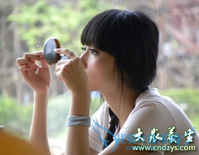     Ů����Ѫ�����12�����֣�(1)