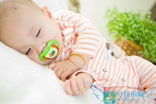 Ӥ��ʹ�ð����������