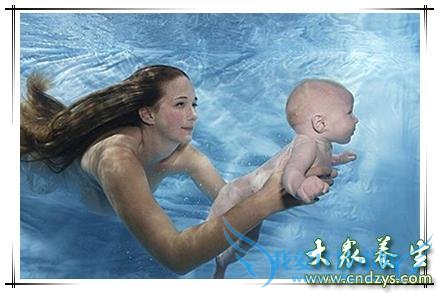 ˮ�з��䱦���Ƿ��Ǻˮ�أ�(2)