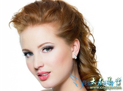 �ڷ��ڵ�����Ů�˱��޿�(2)