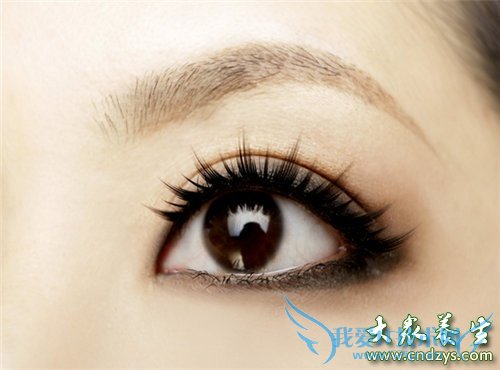 6ϸ�ڰ�ʾŮ�˸ò��ò���Ѫ(1)