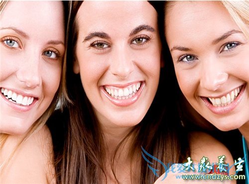 6ϸ�ڰ�ʾŮ�˸ò��ò���Ѫ(6)