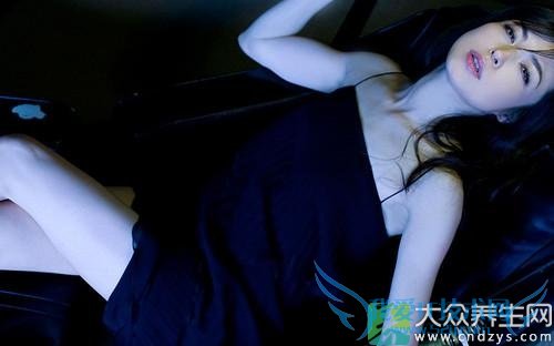 Ů�Ծ��ڷ�����ε���