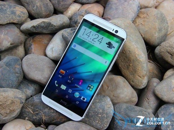 图为国际版HTC One M8