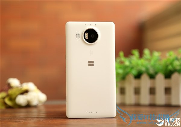 ΢Lumia 950 XLӦ޷˻